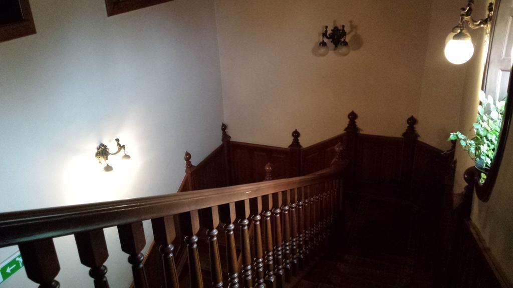 Kocsis Panzio Es Etterem Bed & Breakfast Komárom Exterior foto